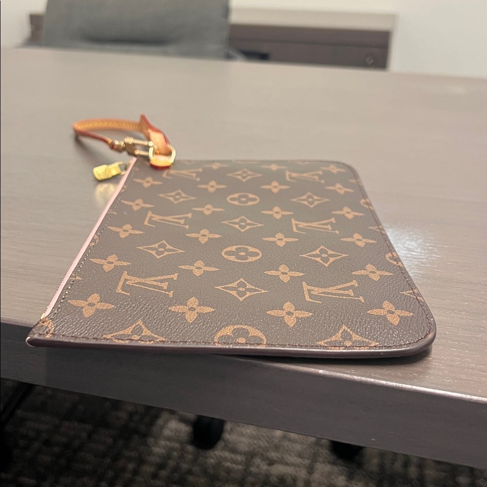 Louis Vuitton Monogram Pink Wristlet Neverfull GM EXCELLENT Condition Box & Bag - Picture 10 of 15